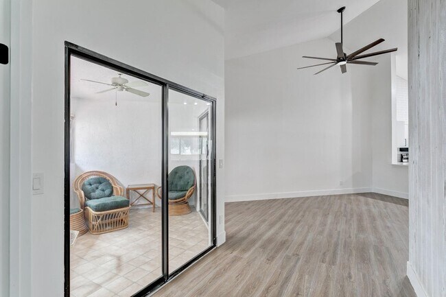 Building Photo - 206 Sea Oats Dr