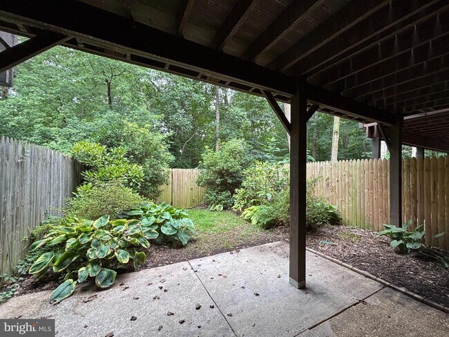 Building Photo - 8022 Inverness Ridge Rd