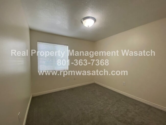 Building Photo - Check Out This Amazing 3 Bedroom 2 Bathroom Condo In Riverton