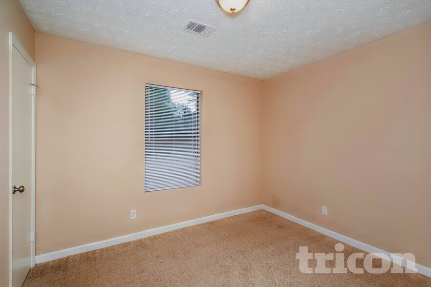 Building Photo - 3341 Goldenchain Dr