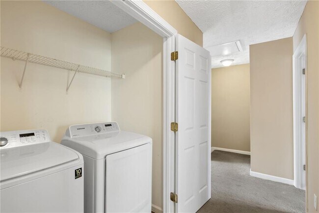 Building Photo - 1558 Paramount View Trace NE