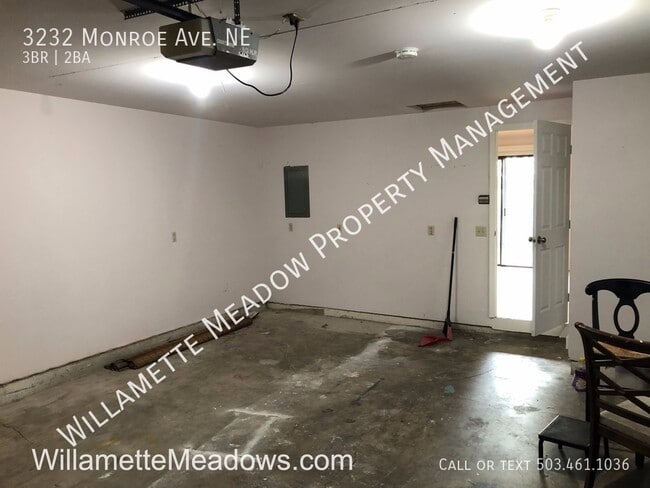 Building Photo - 3232 Monroe Ave NE