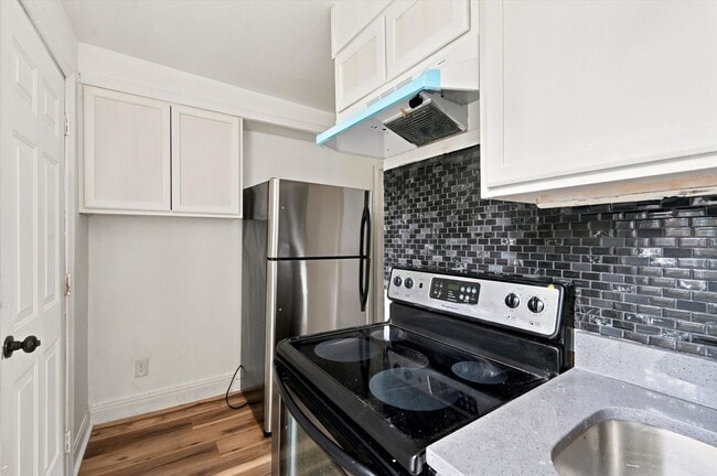 Building Photo - 2BR/1BA Home | West Philly