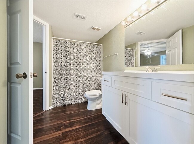 Building Photo - 2/2 Remodeled Condominium In Park Central, Millenia