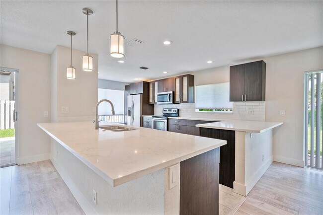 Building Photo - 7701 NW 61st Terrace