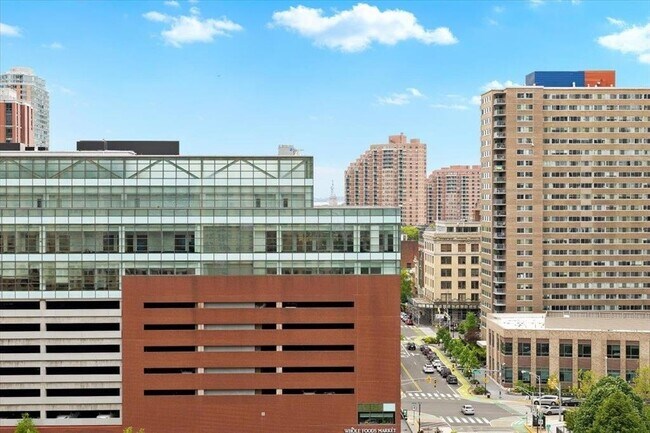 Building Photo - 88 Morgan St