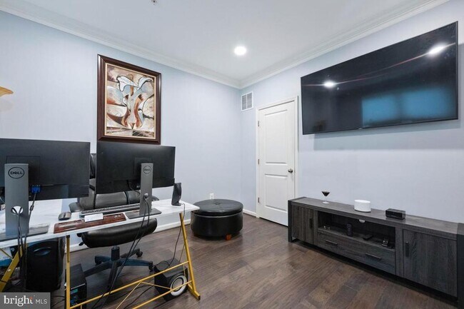 Building Photo - 518 Harborview Dr