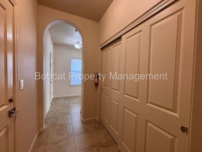 Building Photo - 825 Cassidy Ct