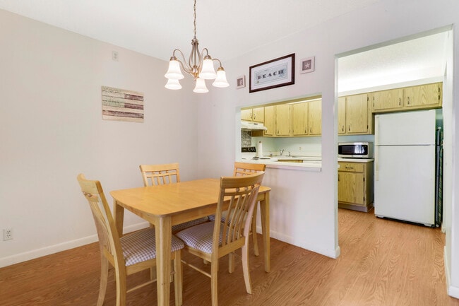 Building Photo - 2703 SW Matheson Ave