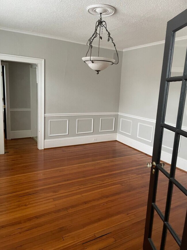 Building Photo - 311-313 N Spring St