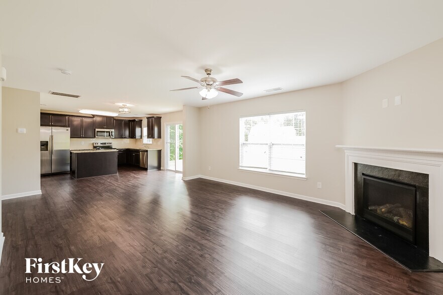 Building Photo - 1684 Castle Peak Dr