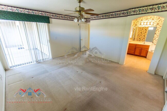 Building Photo - 10864 E Lindner Ave