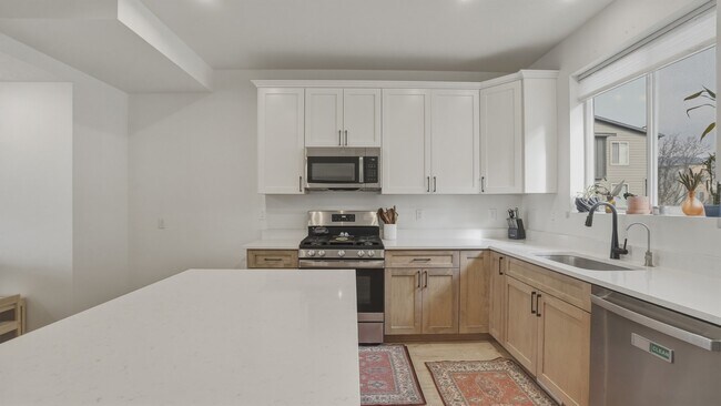 Building Photo - 108 W Ryker Ln