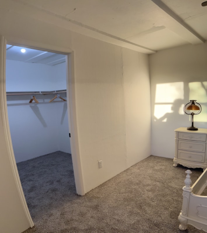 Building Photo - 657 Madrone Ave