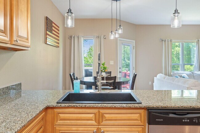 Building Photo - 406 Arbor Lake Dr