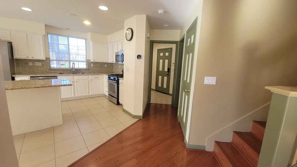 Building Photo - 1537 Hermocilla Way