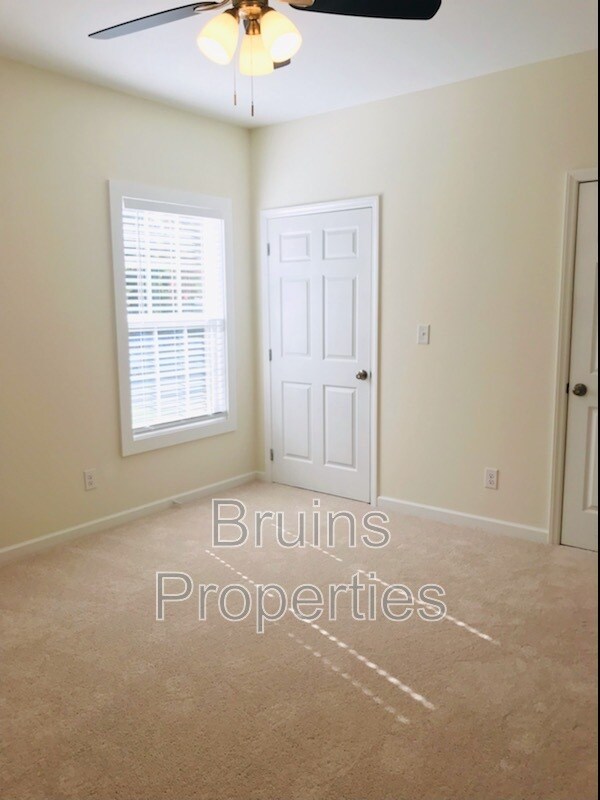 Building Photo - 2606 Pennoak Way