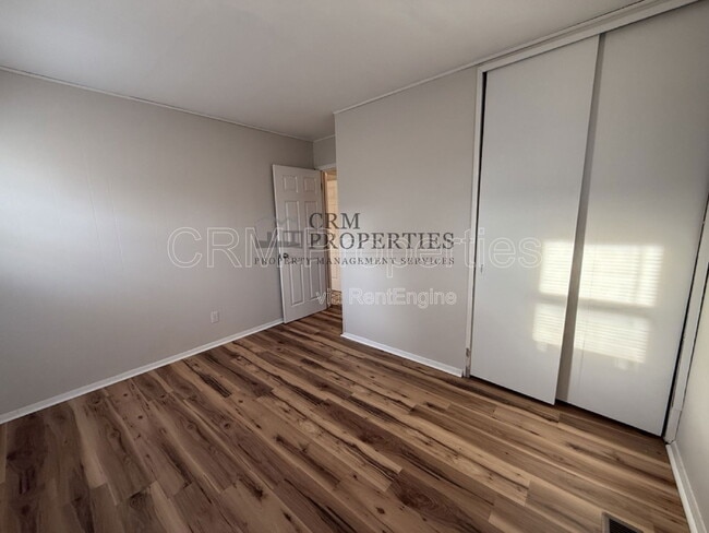 Building Photo - 5115 Arrowhead Blvd