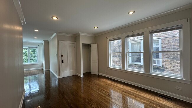 Building Photo - 5632 N St Louis Ave