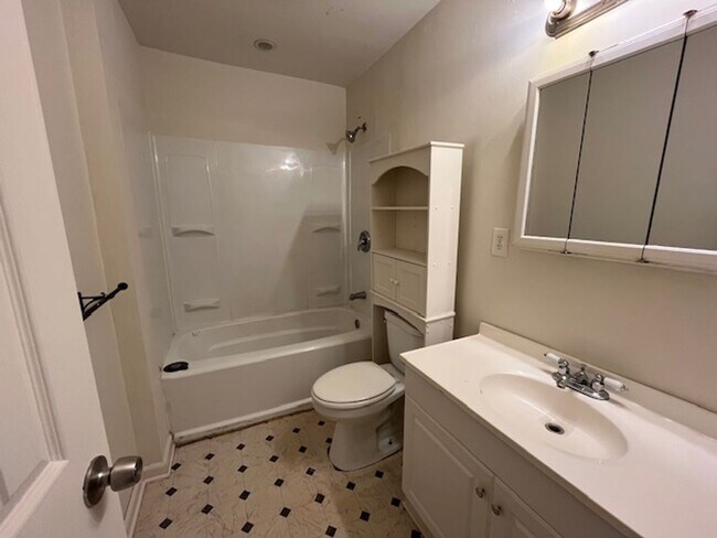 Building Photo - Renovated 3 Bedroom 2 Bath Home for Rent!!
