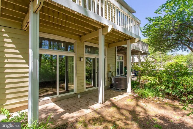 Building Photo - 11121 Watermans Dr