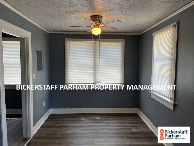 Building Photo - Located off of Victory Drive!! 2 Units Available
