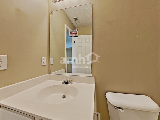 Building Photo - 409 Avery Ct