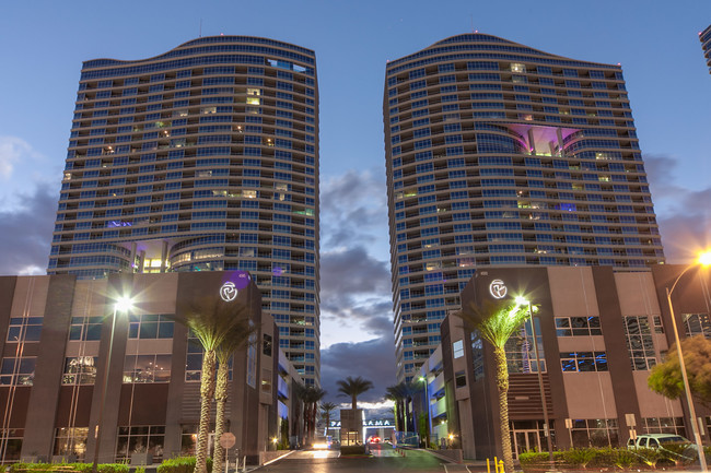 Primary Photo - Panorama Towers