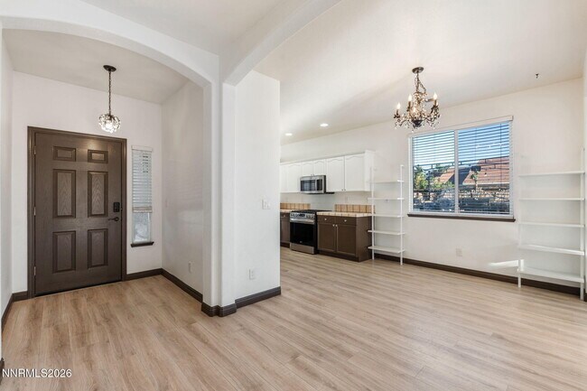 Building Photo - 10235 Lucente Way