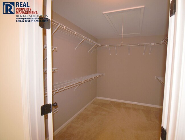 Building Photo - Lovely 3 bd home with bonus room, attached garage and covered patio! Neighborhood pool! Triple Bl...