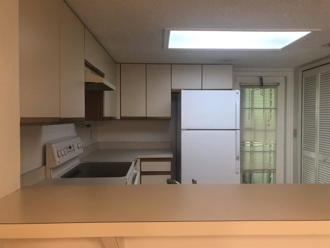 Building Photo - 3375 Fox Hunt Dr