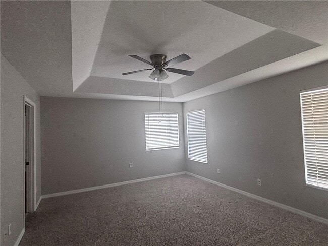 Building Photo - Golf Community Home