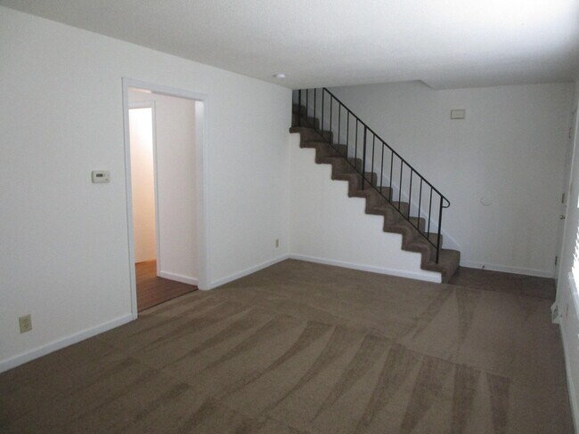 Building Photo - 3109 Pioneer Dr