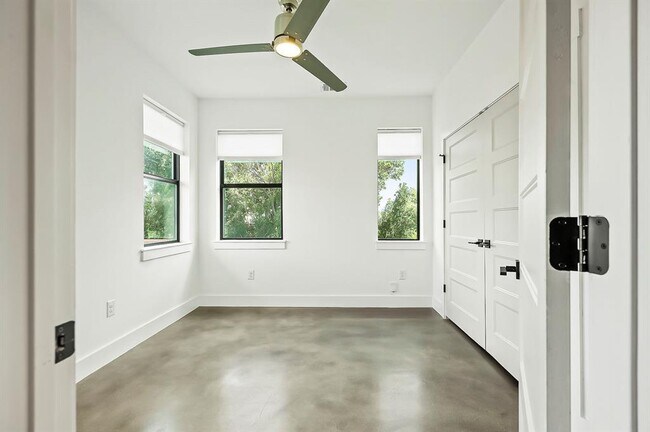 Building Photo - 1104 Marcy St