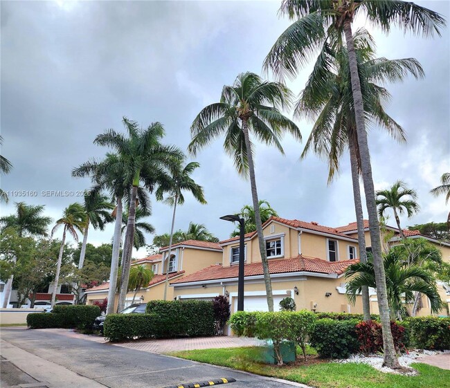 Building Photo - 21028 NE 34th Ct