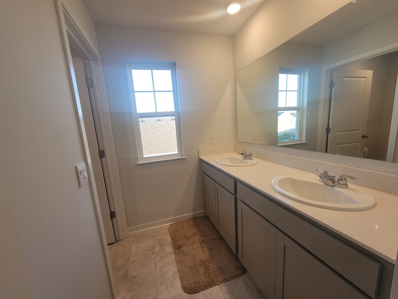 Building Photo - 131 Natalie Ln