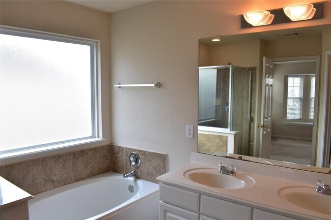 Building Photo - 2911 Creek Arbor Cir