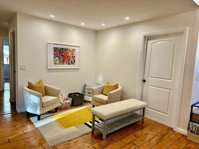 Building Photo - 6505 Skyfarm Dr