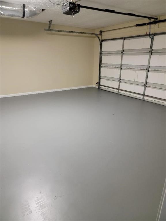 Building Photo - 2199 Mainsail Dr NE