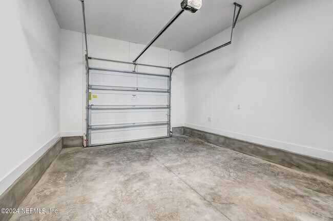 Building Photo - 12113 Bull Pne Blvd