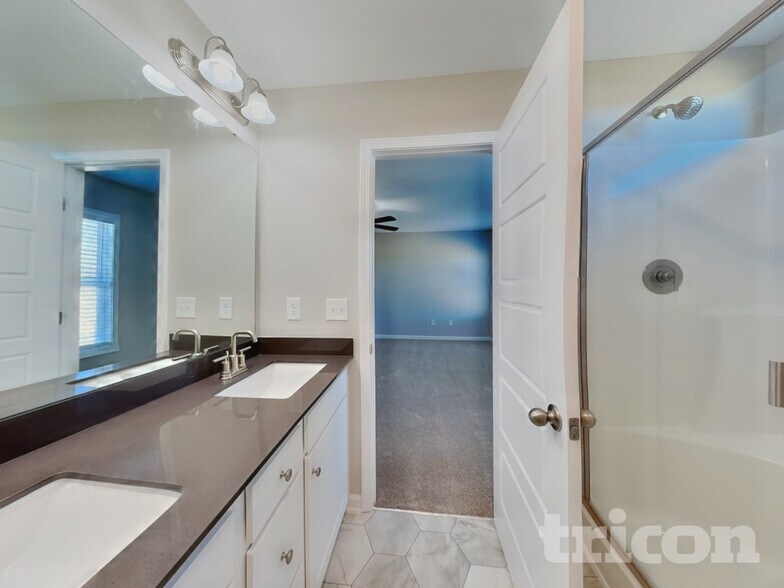 Building Photo - 97 Sawyer Ml Dr