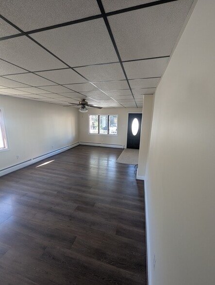 Building Photo - 228 School St