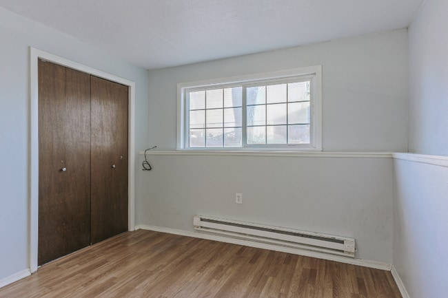 Building Photo - 1965 Butte St