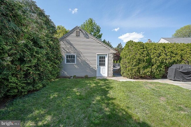 Building Photo - 714 Greythorne Rd