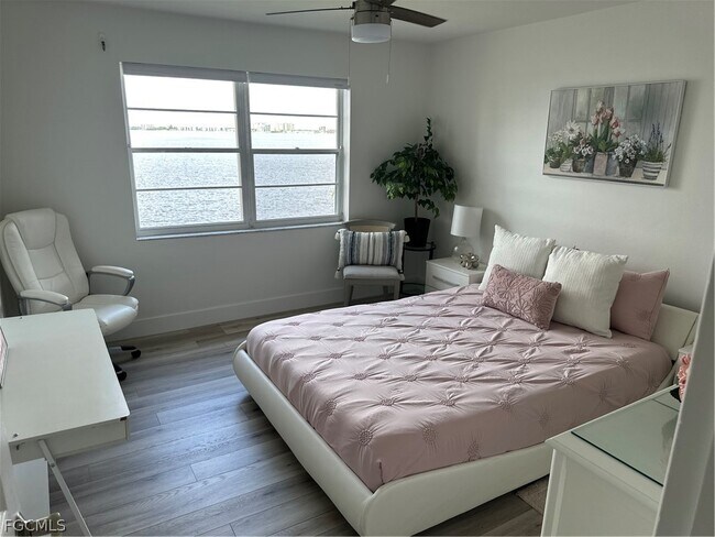 Building Photo - 1900 Clifford St