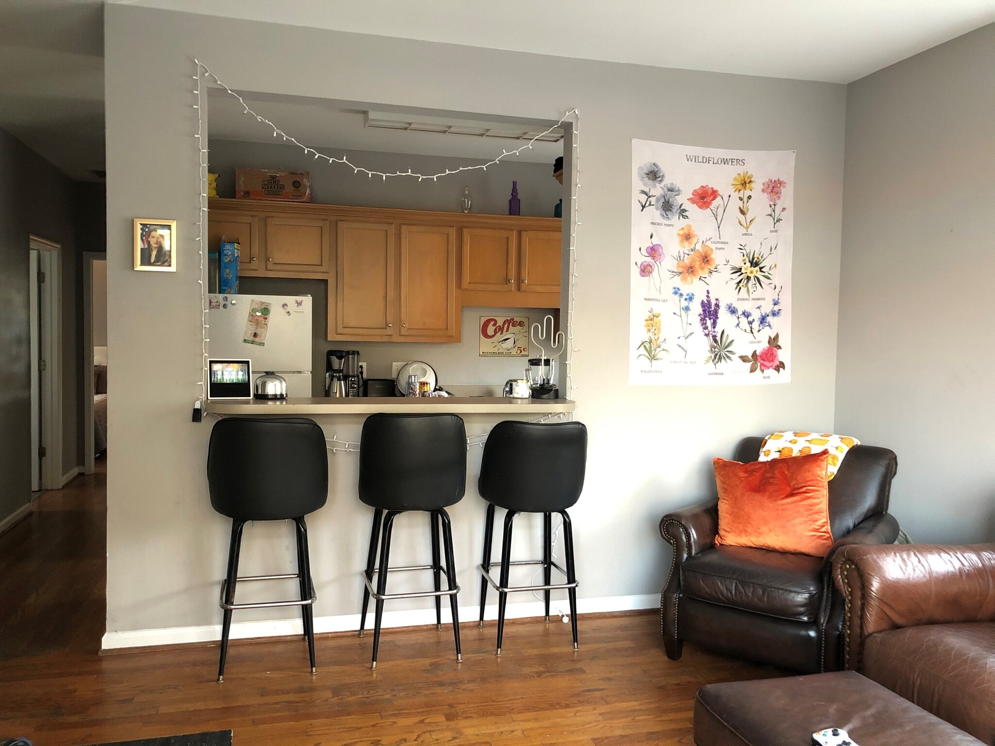 Building Photo - 187 Coming St