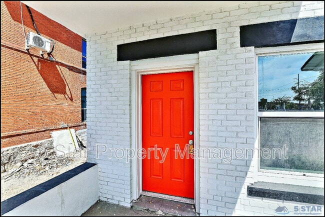 Building Photo - 615 Arizona Ave