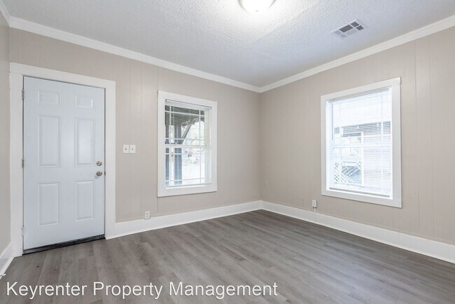 Building Photo - 3 br, 1 bath House - 443 S 53rd West Ave