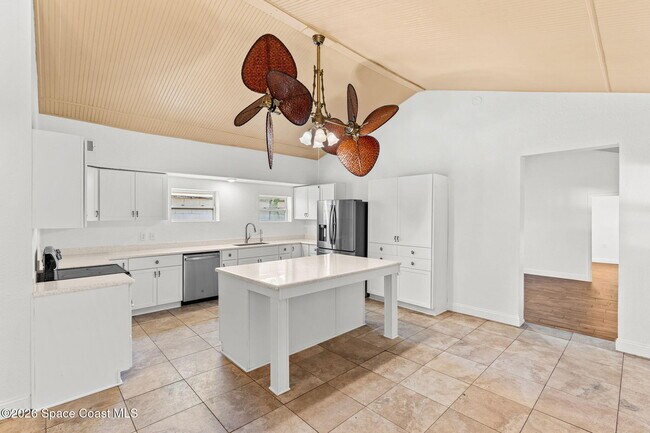 Building Photo - 1625 Hortana Dr