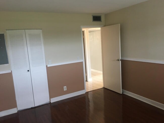 Building Photo - 384 Tuscany Ln